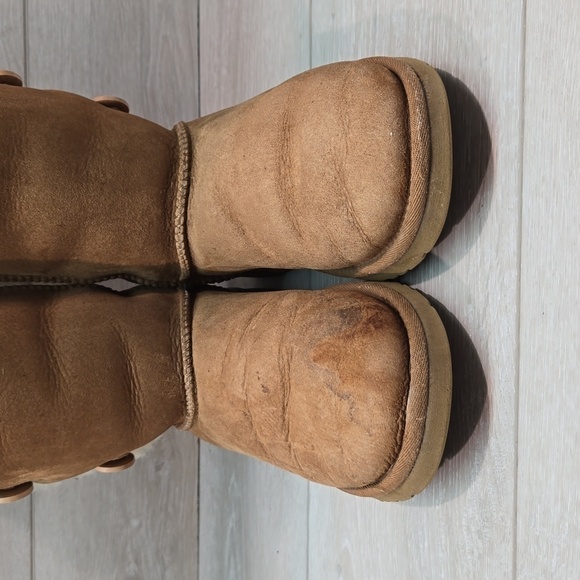 Ugg Australia Women 1962Y Tall Button 3 Leather Sheepskin Boots shoes sz 6 - Picture 3 of 15